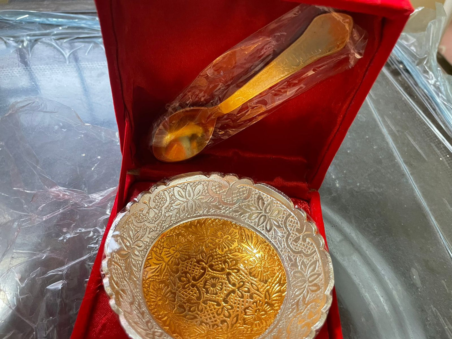 Bowl with spoon set in Velvet Box