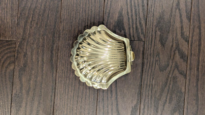 Shell kumkum holder