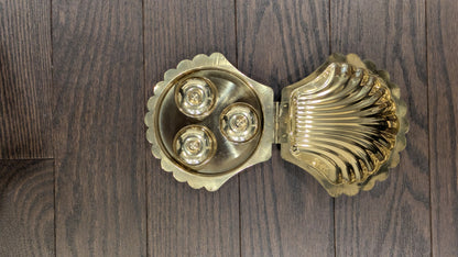 Shell kumkum holder